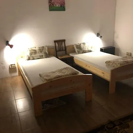 אכסניה Casa Roz *
