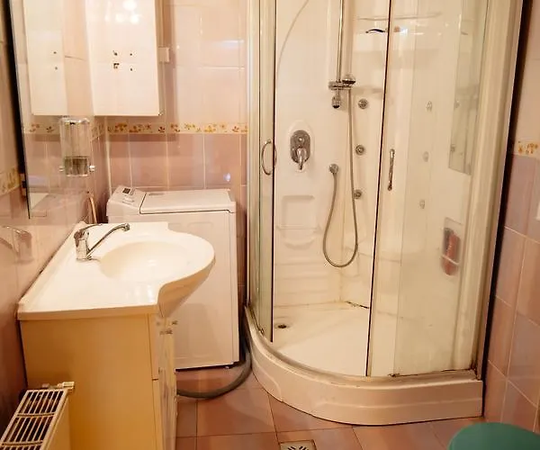 Casa Roz بيت شباب كلوج-نابوكا